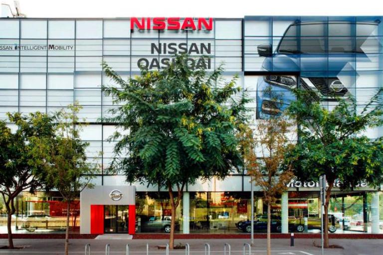 Fachada sede Nissan en Barcelona